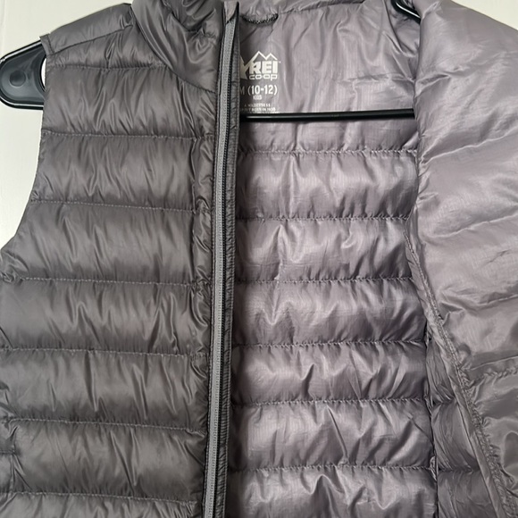 REI Boys Down Vest Grey EUC Size 10 -12 Kids Youth Unisex - Picture 9 of 13